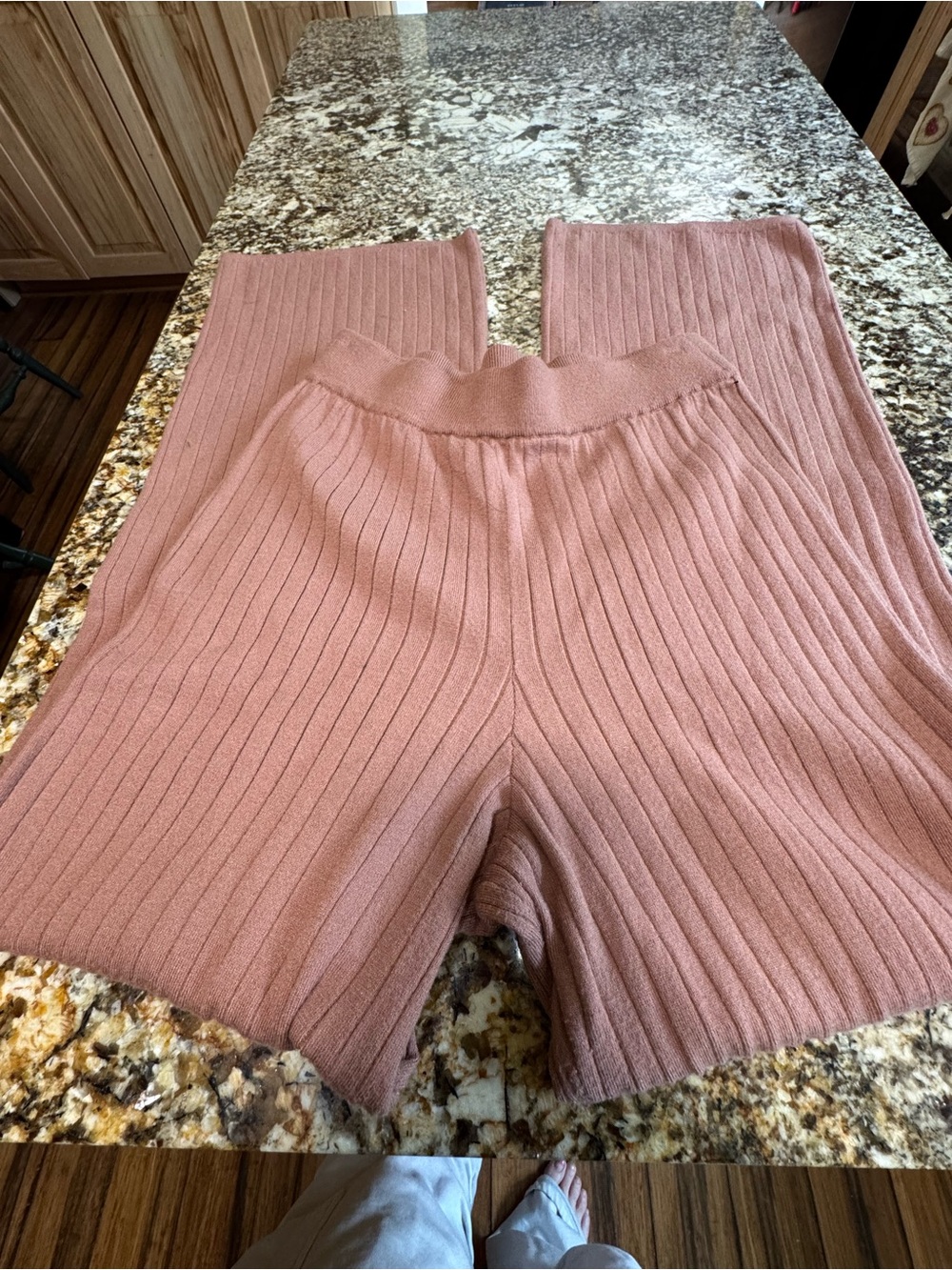 Abercrombie & Fitch Ribbed Wide-Leg Pants - Dusty Mauve